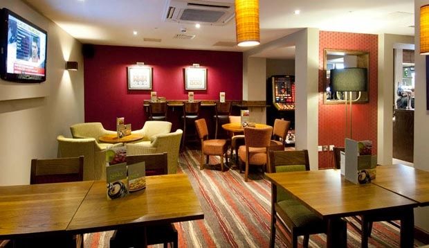 Premier Inn London Ealing Brentford Exterior foto